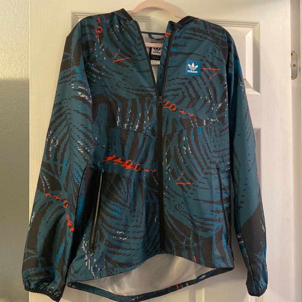 Adidas wind breaker size Small mens